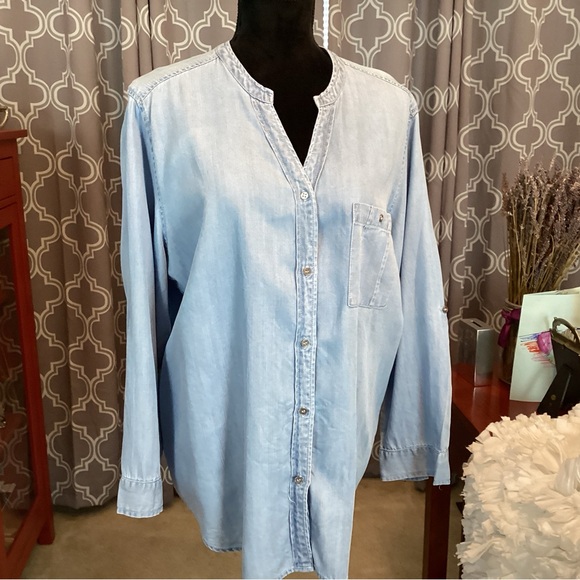 Hester & Orchard Tops - Hester & Orchard Light Blue Denim Top